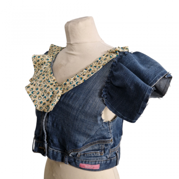 Top en jean upcycling - "Butterfly" - T. 40/42 Top en jean upcycling - "Butterfly" - T. 40/42