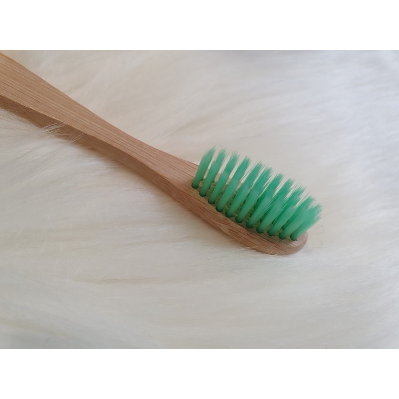 Brosse à dents en bambou simple pour adulte