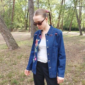 Veste en jean- Customisation unique - "Mia Wallace" Veste en jean- Customisation unique - "Mia Wallace"